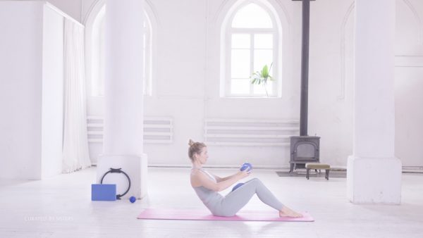 Pilates, strong core - Curated by Sisters